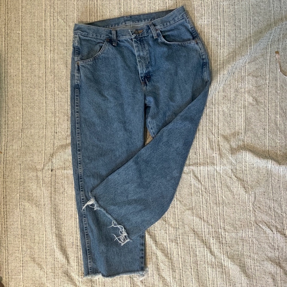 Vintage straight leg cut-off jeans